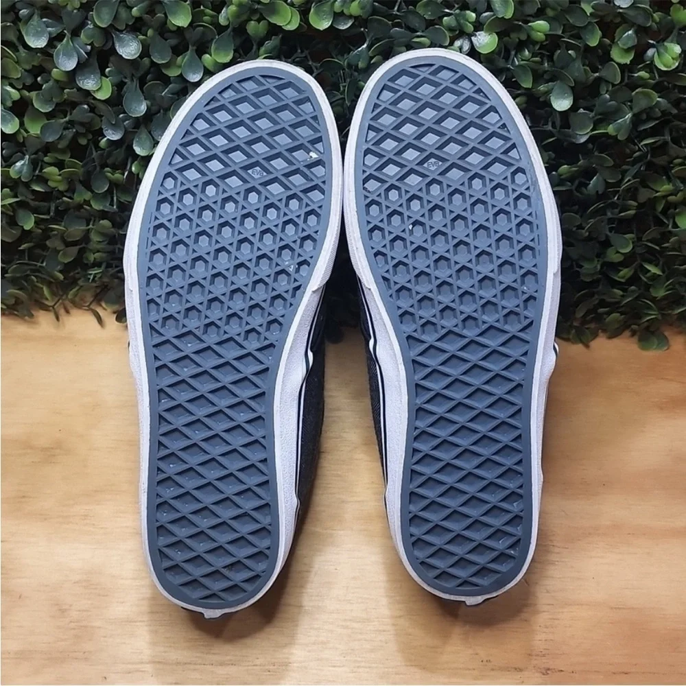 Vans Off‎ the Wall Charcoal Gray Lace Up Fabric Sneaker Youth Size 5